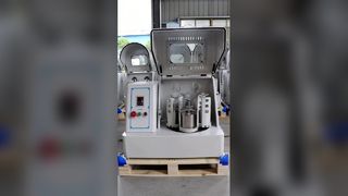 Une machine, quatre pots, une préparation d'échantillons plus efficace.