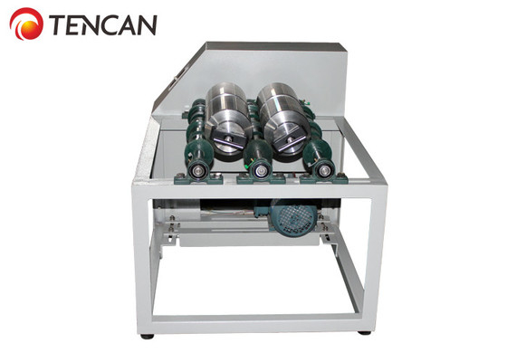 Capacité de broyeur de pots à rouleaux horizontaux à plusieurs positions de 4 × 20 L pour le mélange de poudre ultra-fines dans la production en laboratoire/en lots